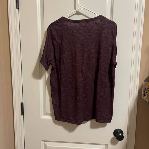 Nike Women’s Shirt - Picture 2 of 3